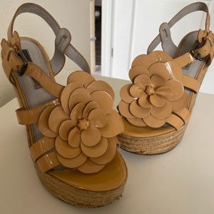 Vera Wang Lavender Wedges 9.5